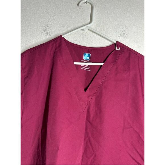 NWT Adar Scrubs Women’s Top Uniform Advantage V Neck Pocket Burgandy Size 2X - Picture 3 of 12